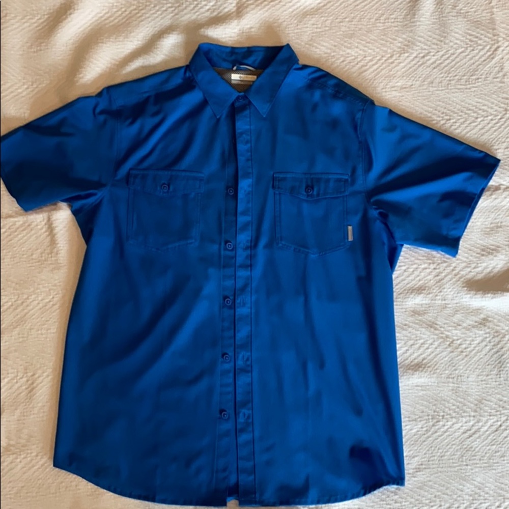 Men’s Columbia shirt